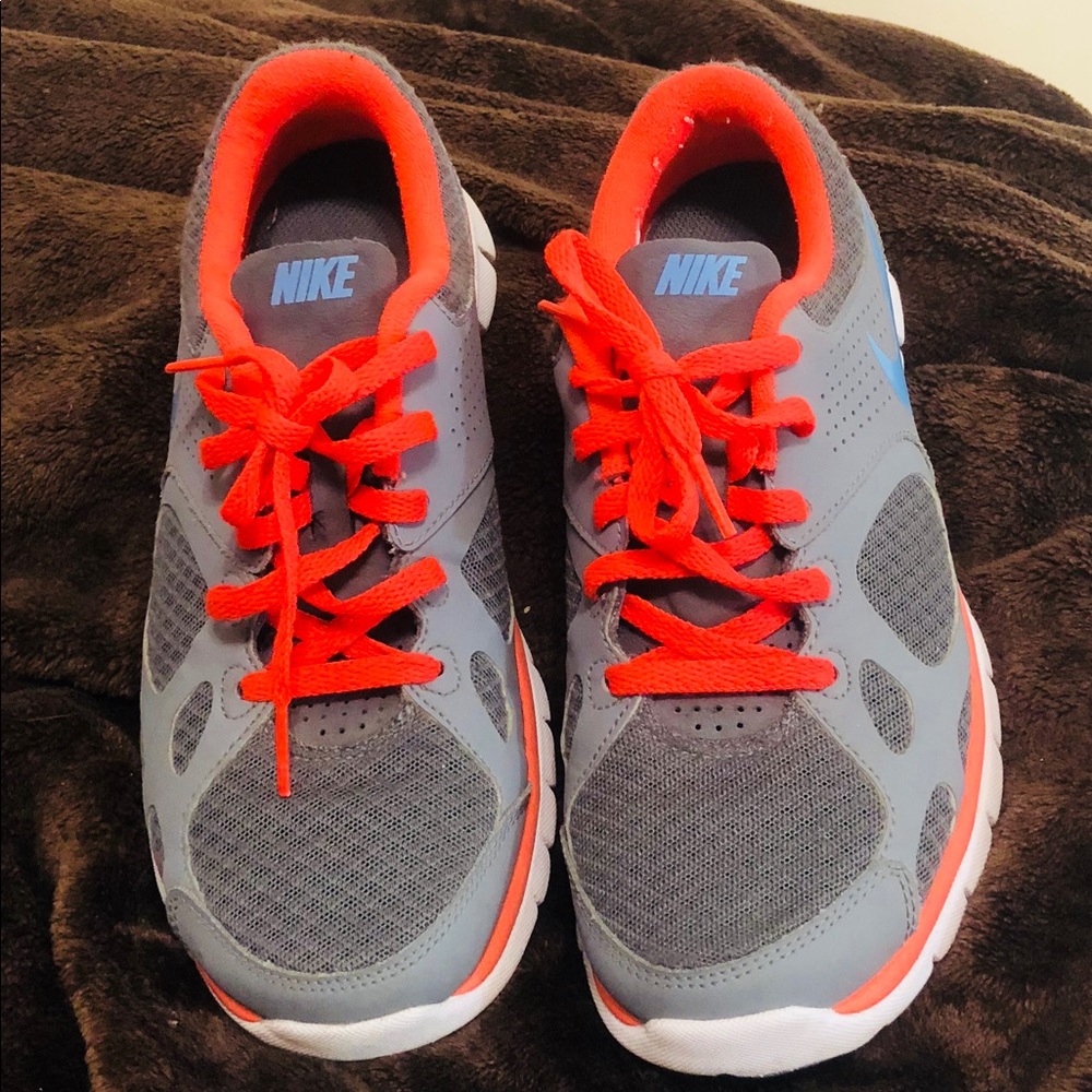 NIKE SNEAKERS
